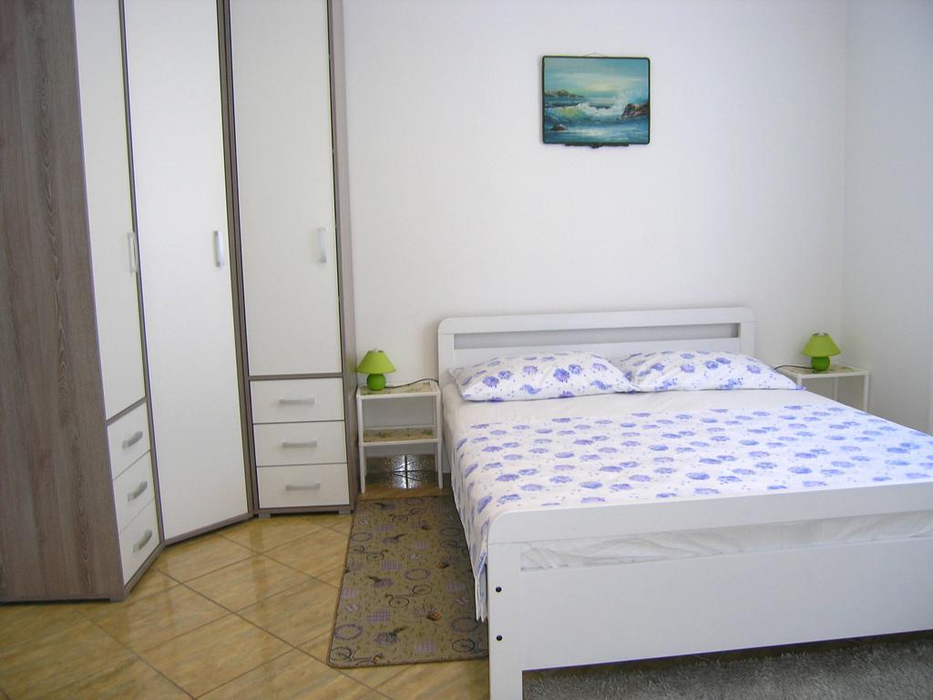 Apartman Vera Krk Town Extérieur photo