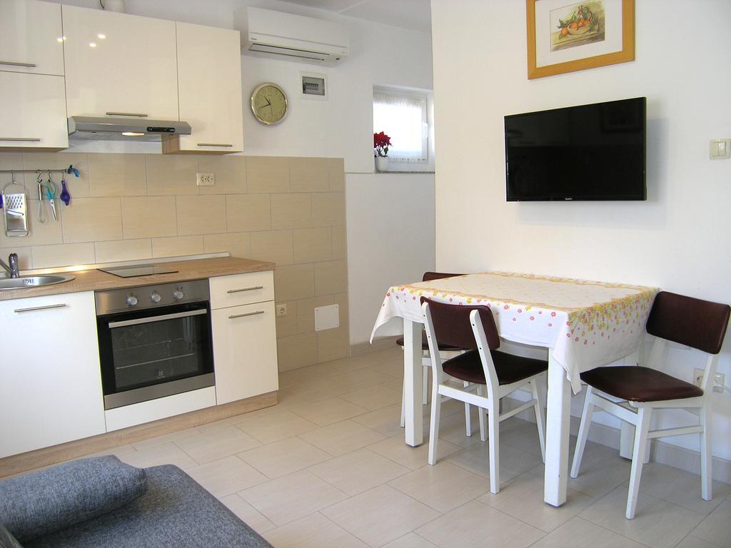 Apartman Vera Krk Town Extérieur photo
