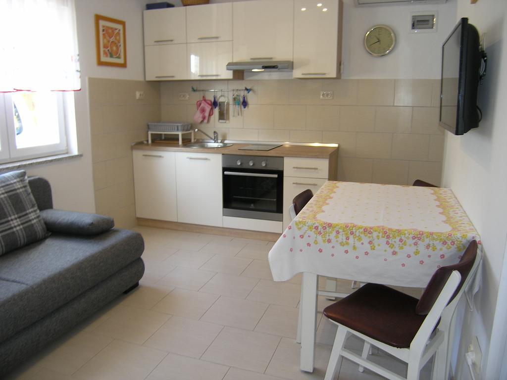 Apartman Vera Krk Town Extérieur photo